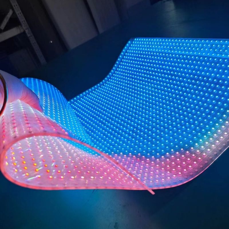 Display a LED cristallino con refresh rate di 1920/3840Hz e durata di 100000 ore